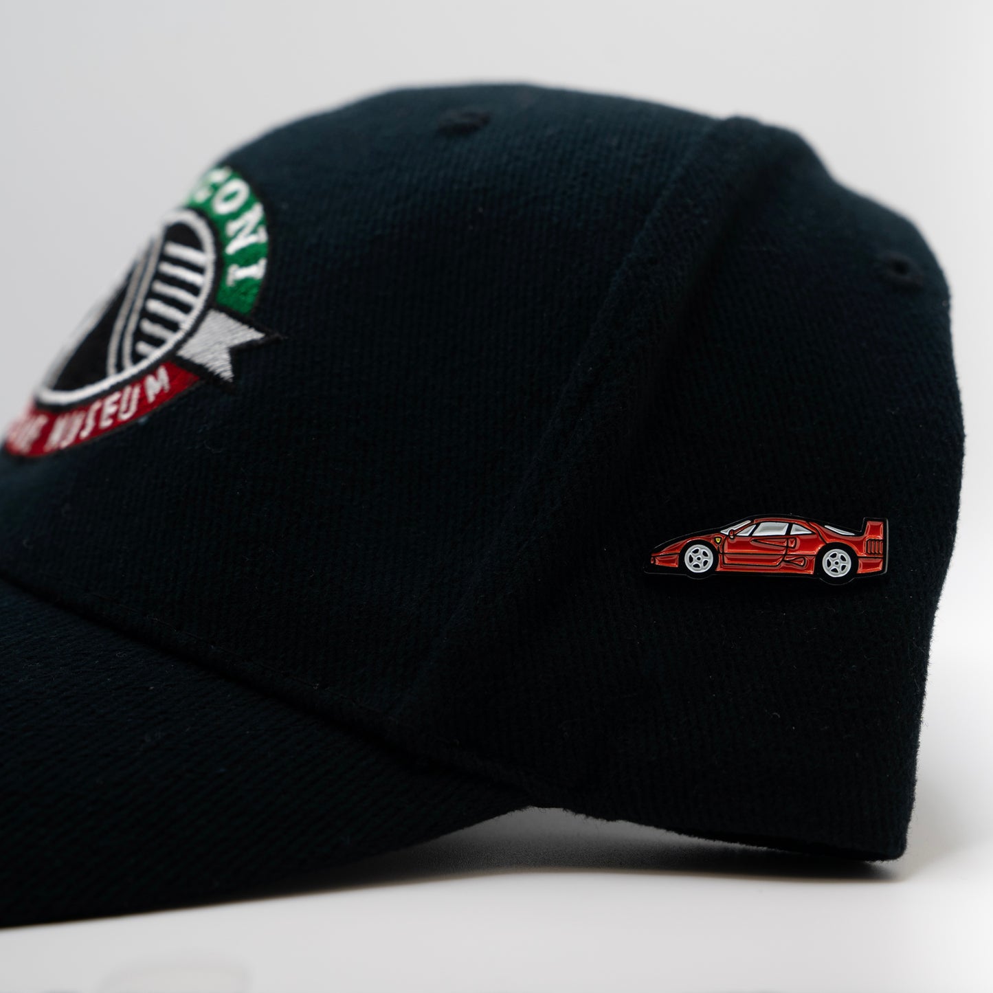 NEW - Ferrari F40 Pin